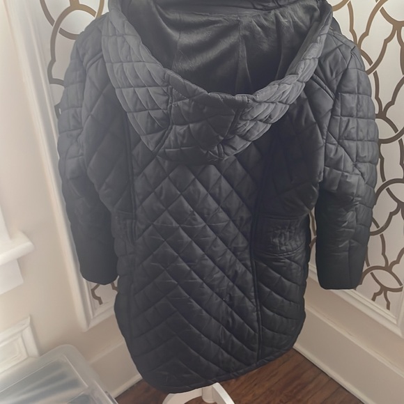 Like New Womens Winter Coat - Picture 5 of 7